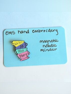 Alice in Wonderland Magnetic Needle Minder